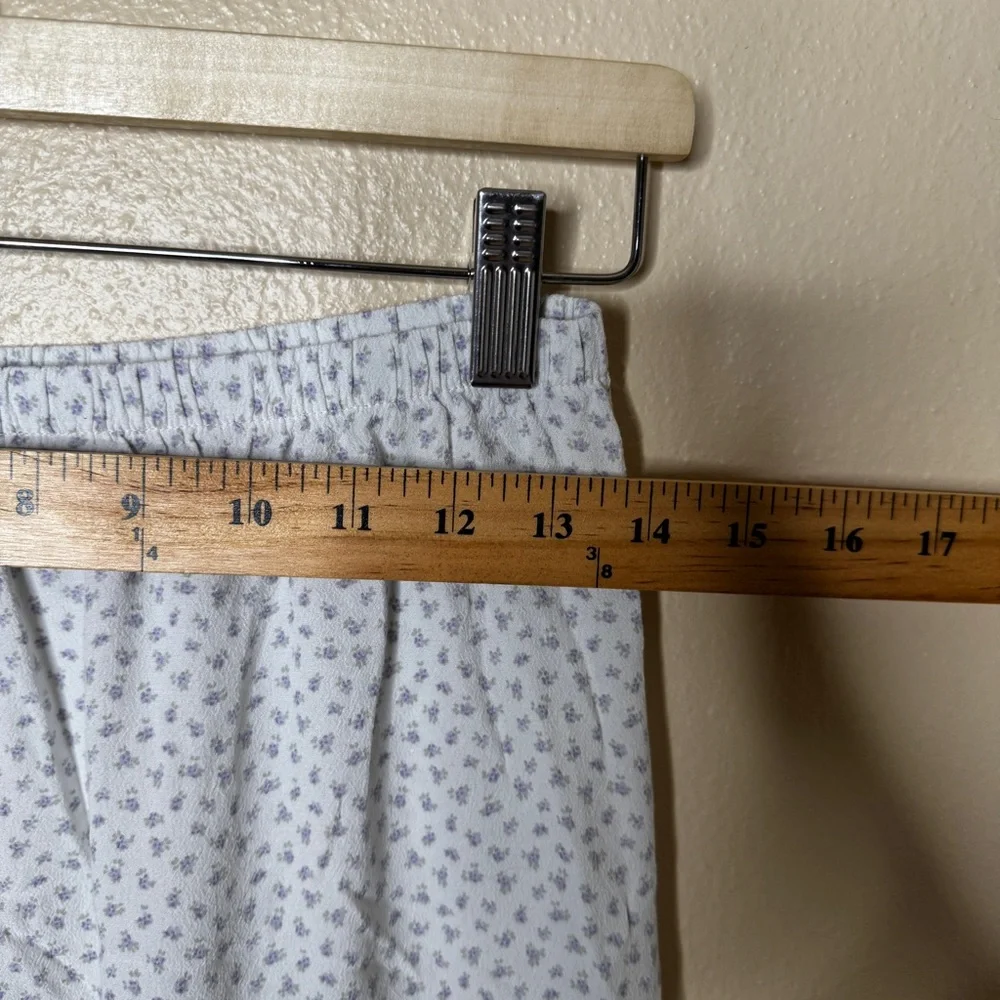 Brandy Melville Izzy Skirt White Maxi Floral Print Elastic Waist Boho - Picture 7 of 8